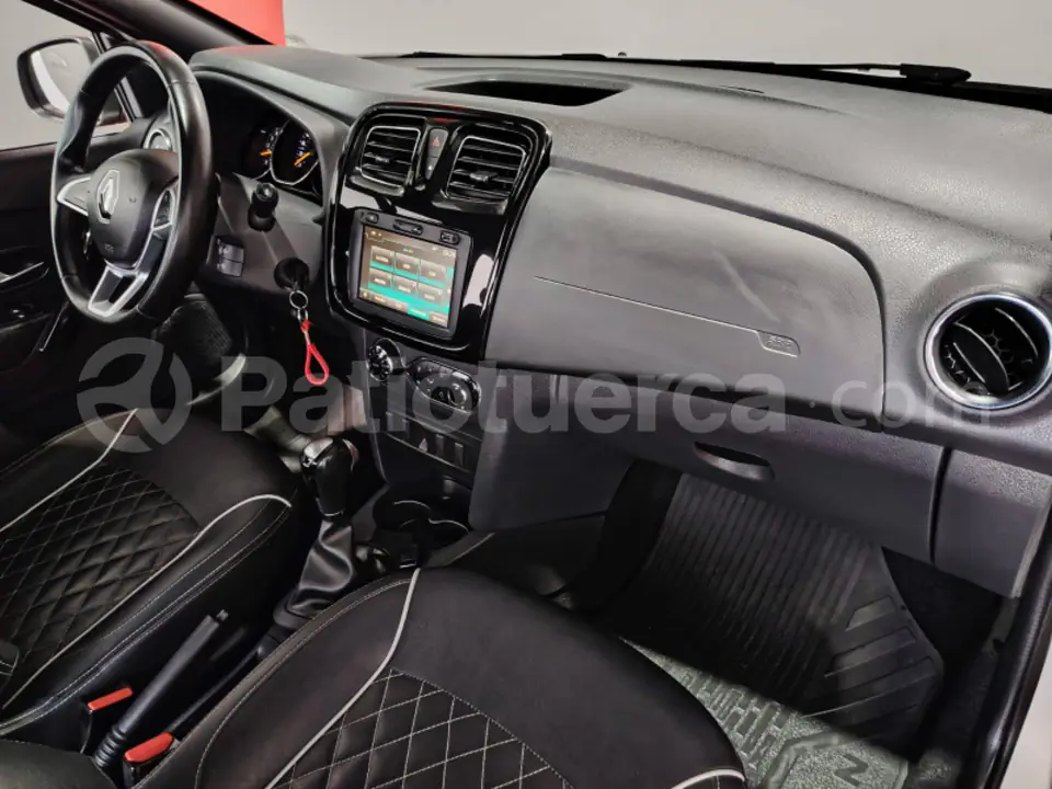 Foto 15 de Renault LOGAN CROSS INTENS