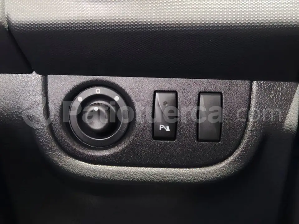 Foto 23 de Renault LOGAN CROSS INTENS