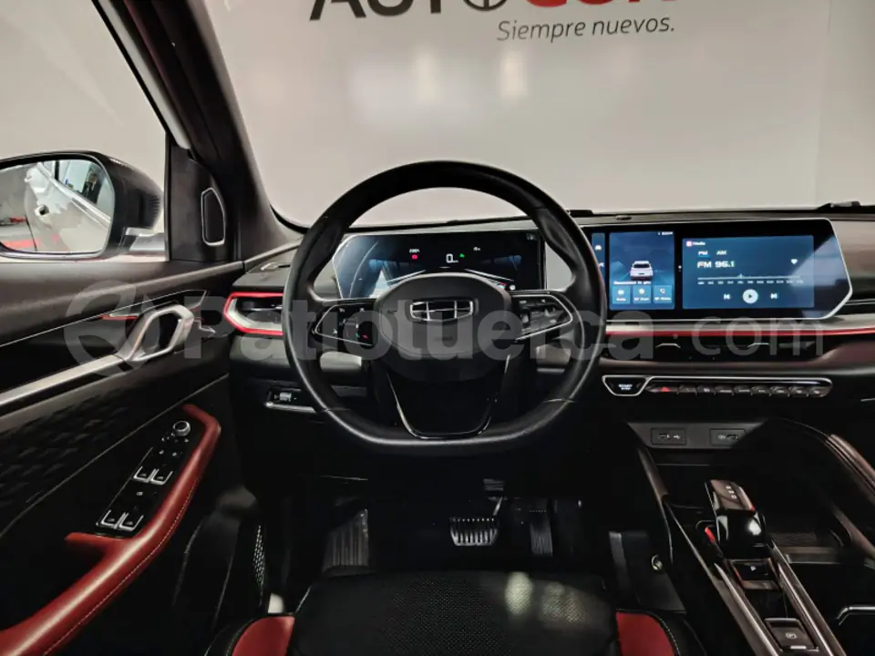 Foto 16 de Geely Coolray