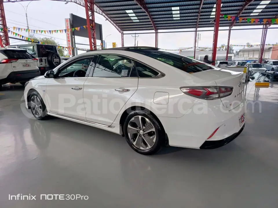 Foto 3 de Hyundai Sonata