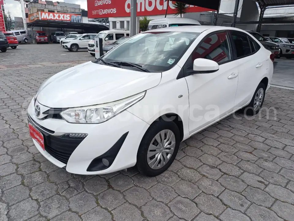Foto 1 de Toyota Yaris S