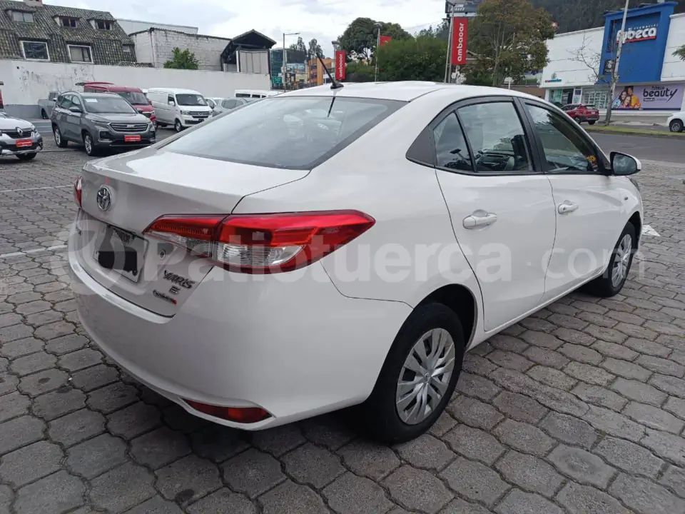 Foto 4 de Toyota Yaris S