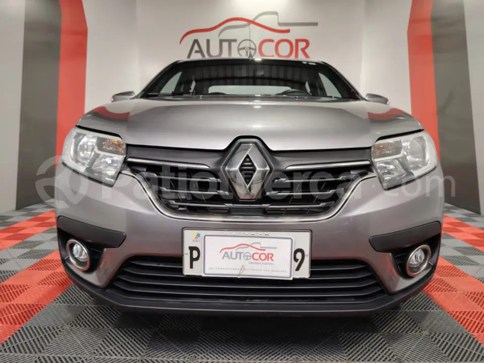 Foto 3 de Renault LOGAN CROSS INTENS