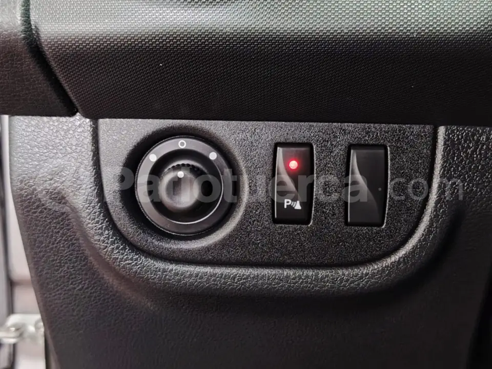 Foto 19 de Renault LOGAN CROSS INTENS