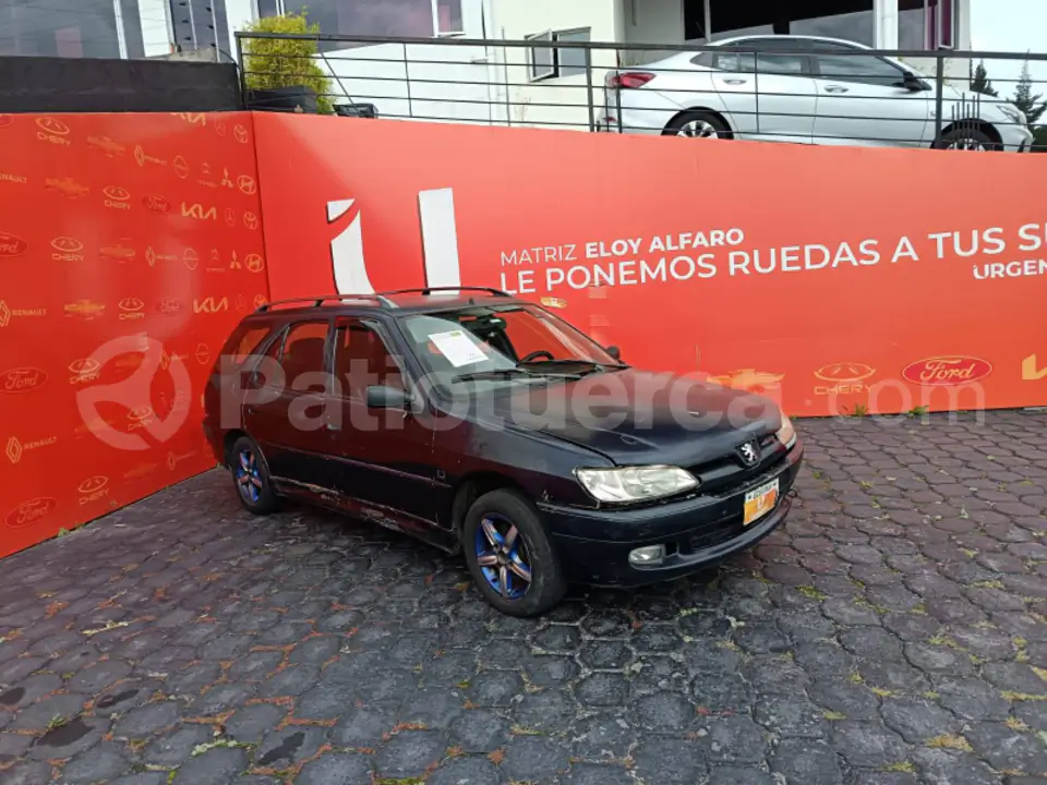 Foto 3 de Peugeot BERLINA 306 XT 1.8