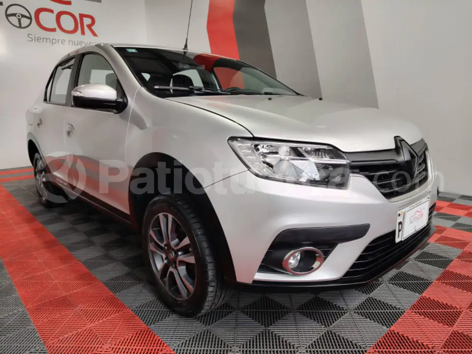 Foto 3 de Renault LOGAN CROSS INTENS