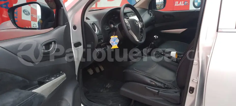 Foto 10 de Nissan Frontier SE