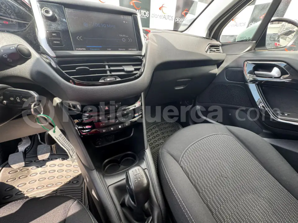 Foto 16 de Peugeot 208