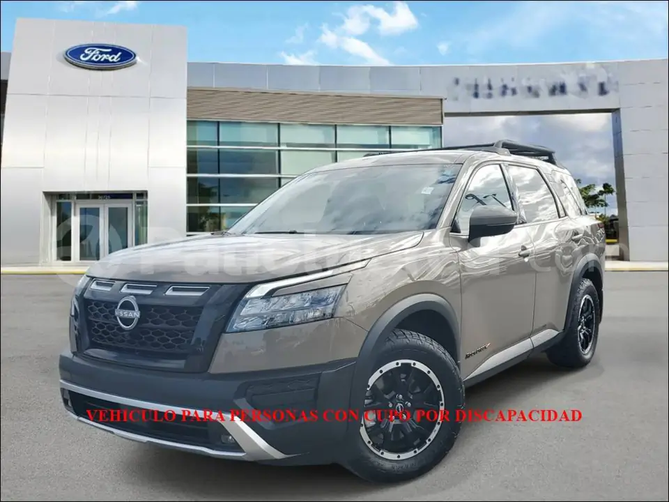 Foto 1 de Nissan Pathfinder