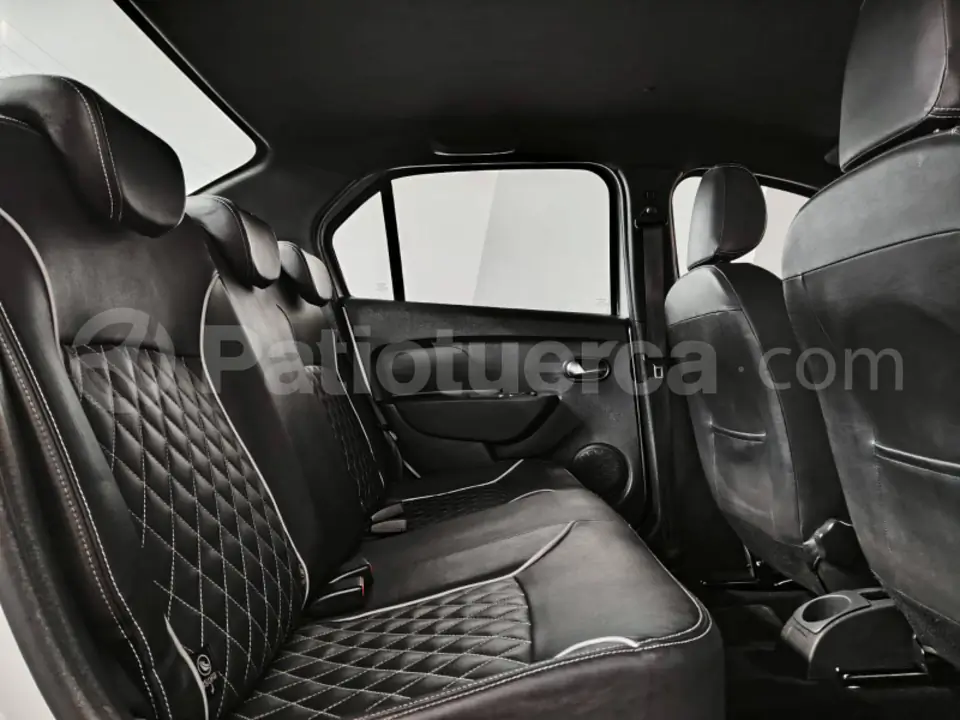 Foto 19 de Renault LOGAN CROSS INTENS