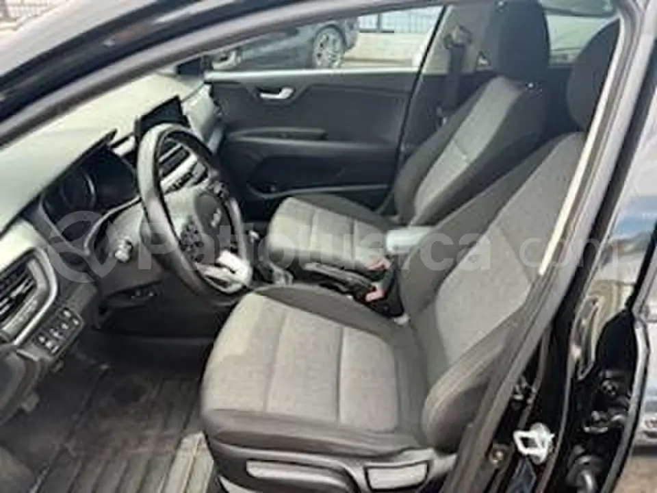 Foto 8 de Kia Stonic LX