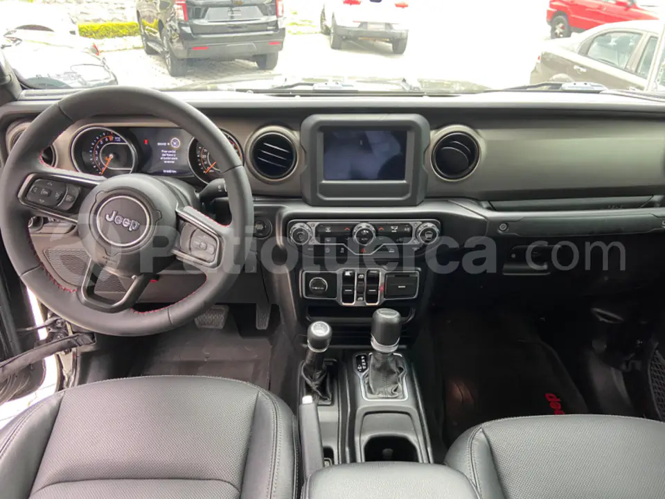 Foto 7 de Jeep GLADIATOR SPORT
