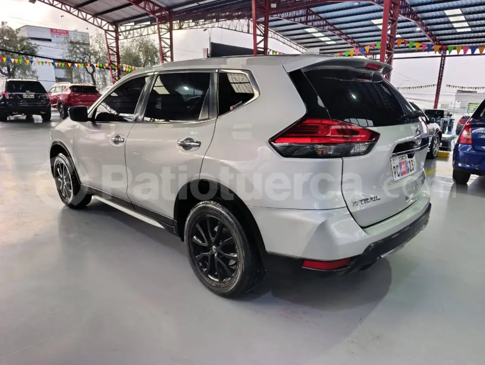 Foto 2 de Nissan XTRAIL 2 ROW