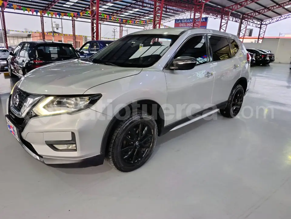 Foto 3 de Nissan XTRAIL 2 ROW