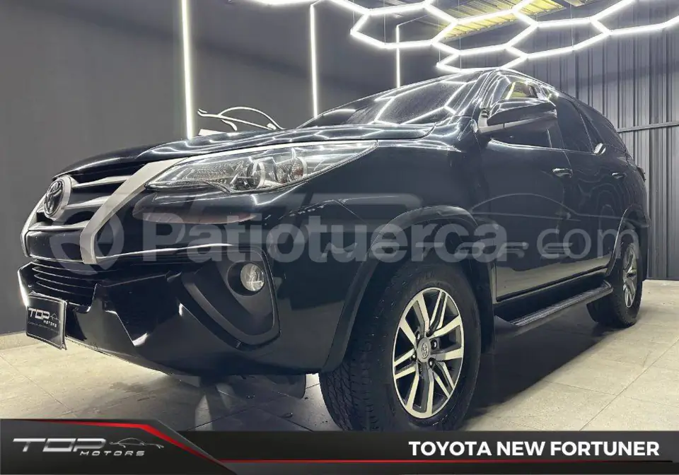 Foto 3 de Toyota New Fortuner