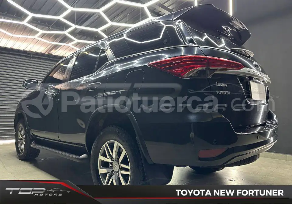 Foto 4 de Toyota New Fortuner