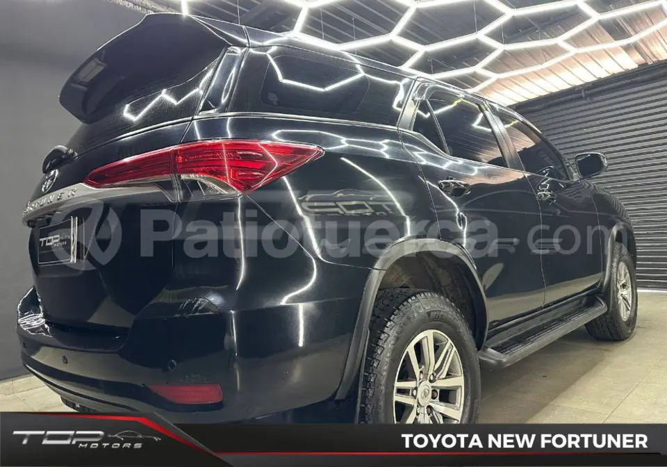 Foto 6 de Toyota New Fortuner