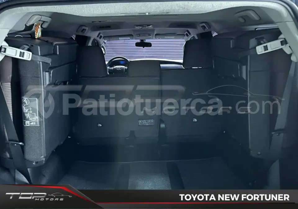 Foto 17 de Toyota New Fortuner