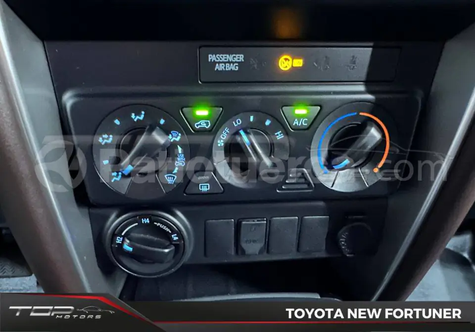 Foto 20 de Toyota New Fortuner