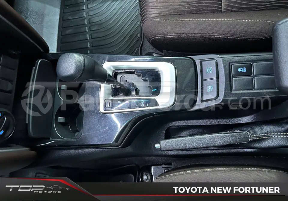 Foto 21 de Toyota New Fortuner