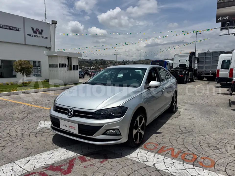 Foto 1 de Volkswagen Virtus