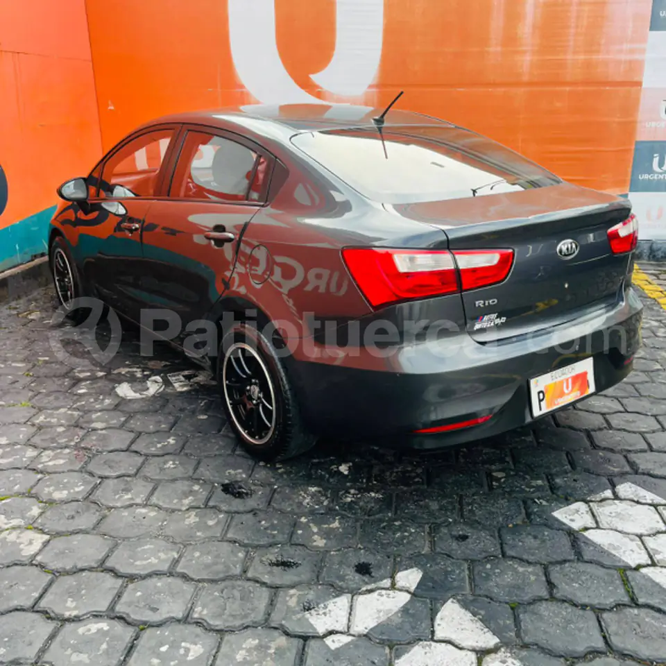 Foto 5 de Kia Rio R LX
