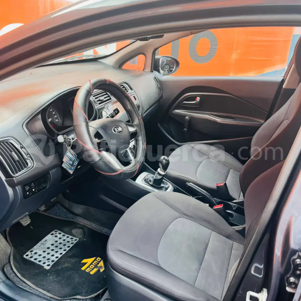 Foto 7 de Kia Rio R LX