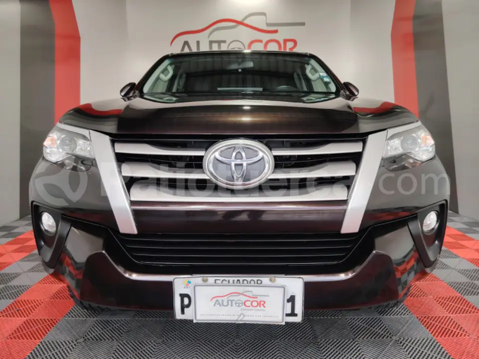 Foto 2 de Toyota Fortuner 2.7