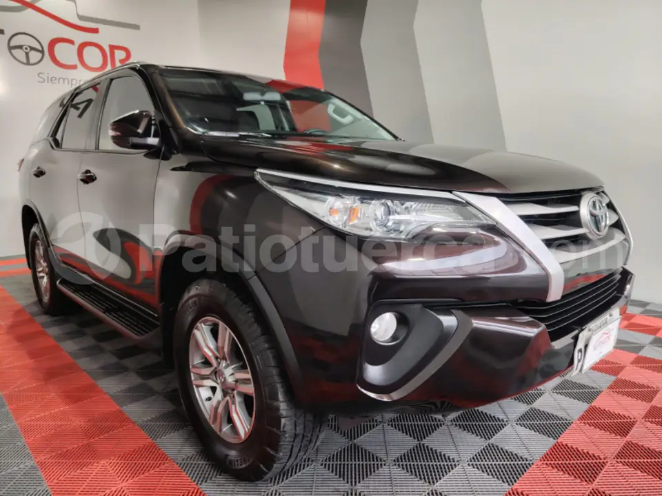 Foto 5 de Toyota Fortuner 2.7