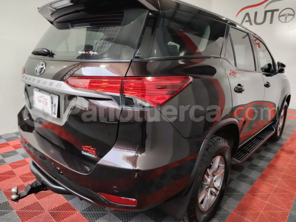 Foto 9 de Toyota Fortuner 2.7