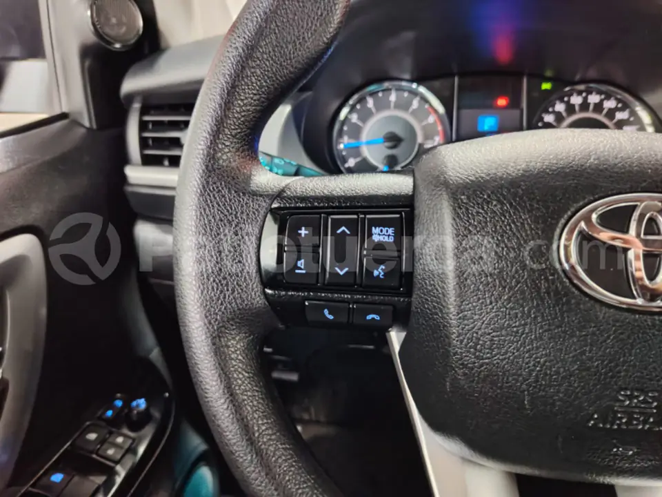 Foto 16 de Toyota Fortuner 2.7