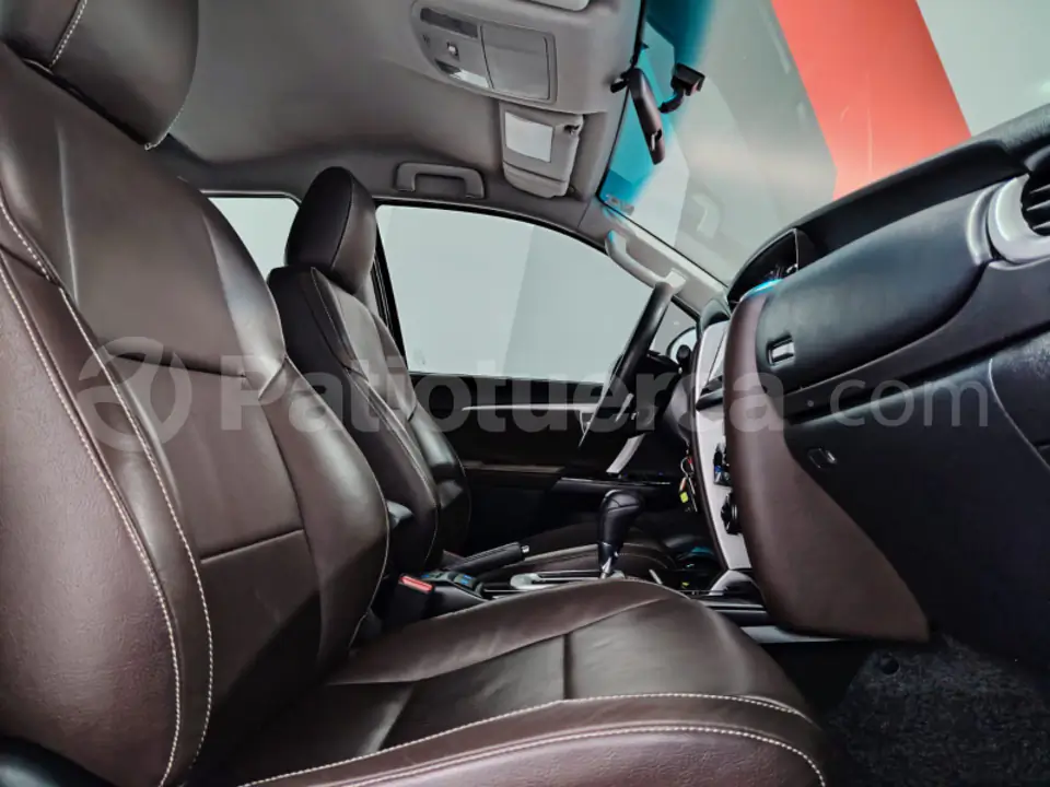 Foto 17 de Toyota Fortuner 2.7