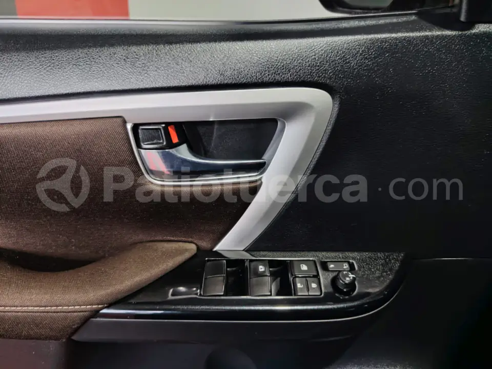 Foto 29 de Toyota Fortuner 2.7