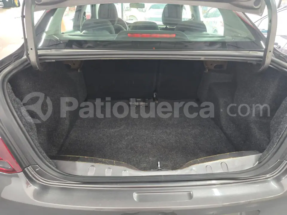 Foto 8 de Peugeot 301 Allure