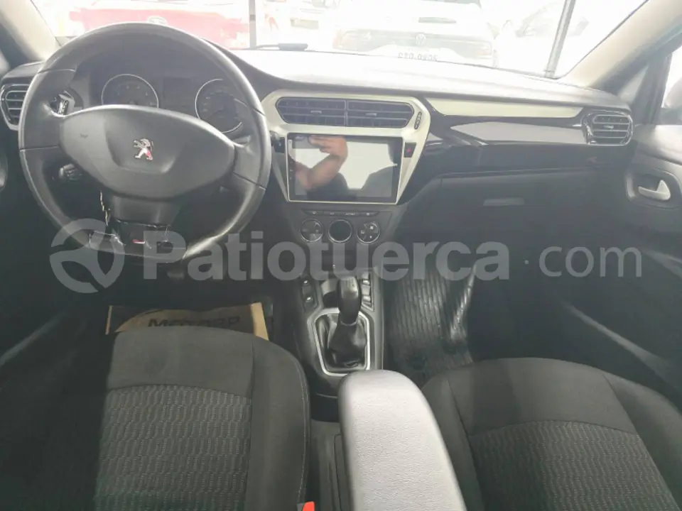 Foto 11 de Peugeot 301 Allure