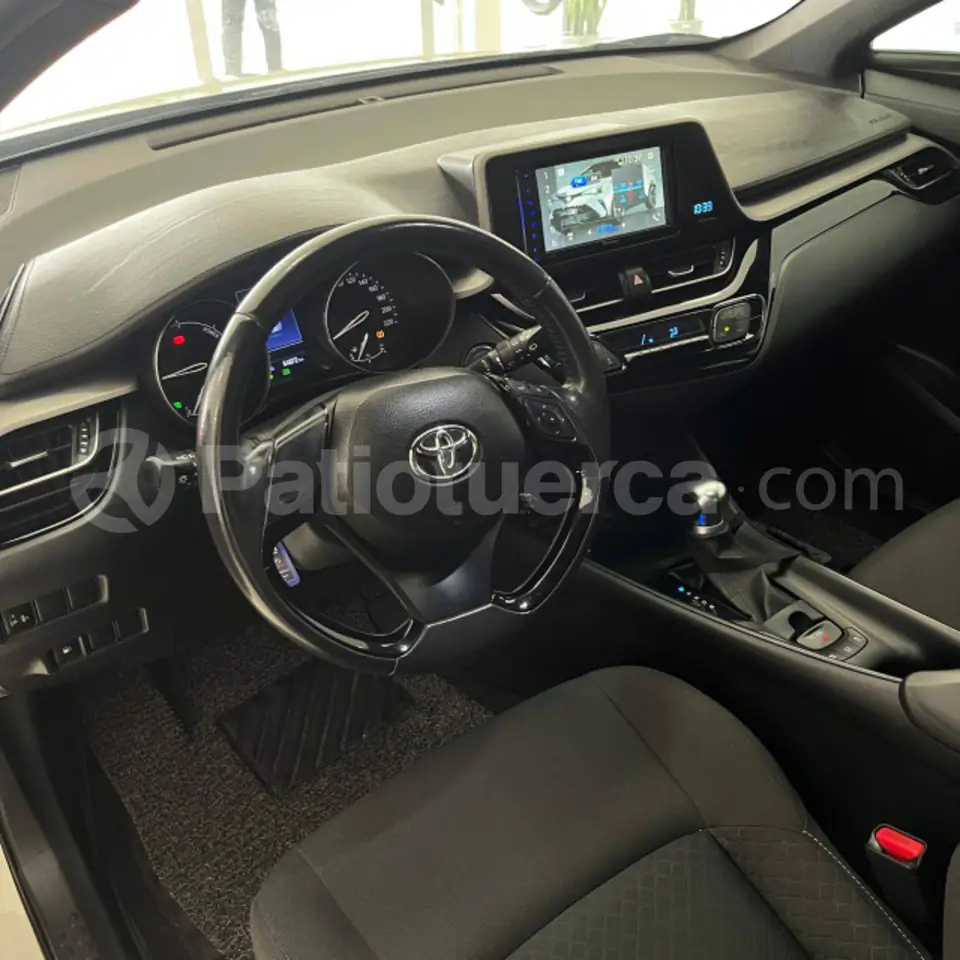 Foto 7 de Toyota C-HR