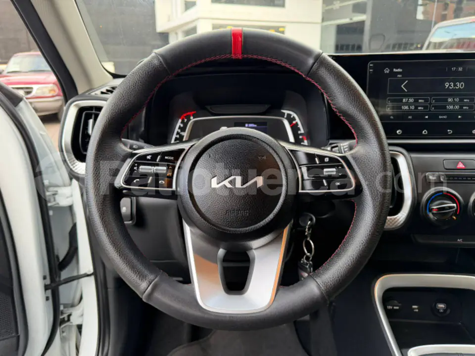 Foto 9 de Kia SONET LX STD