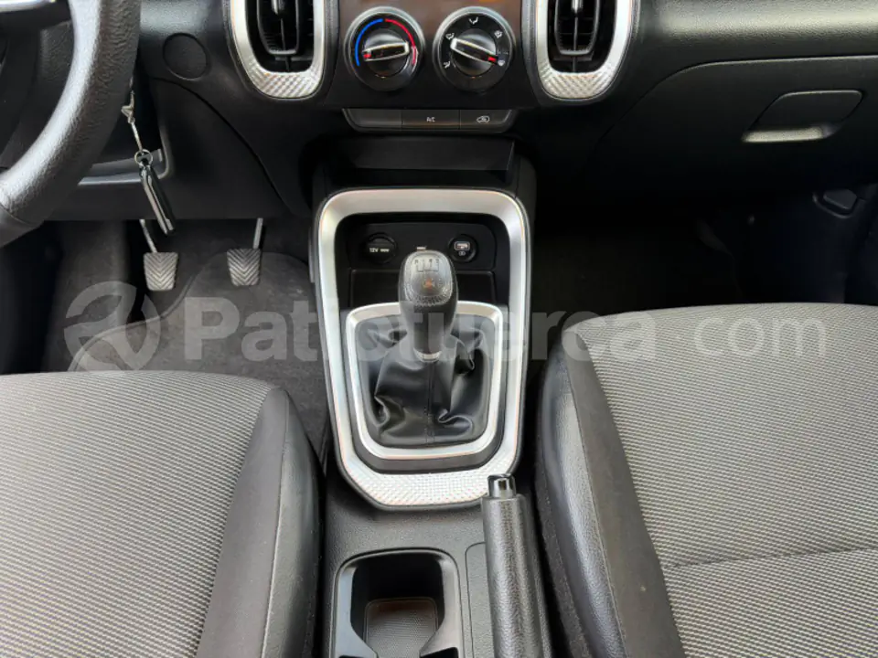 Foto 12 de Kia SONET LX STD