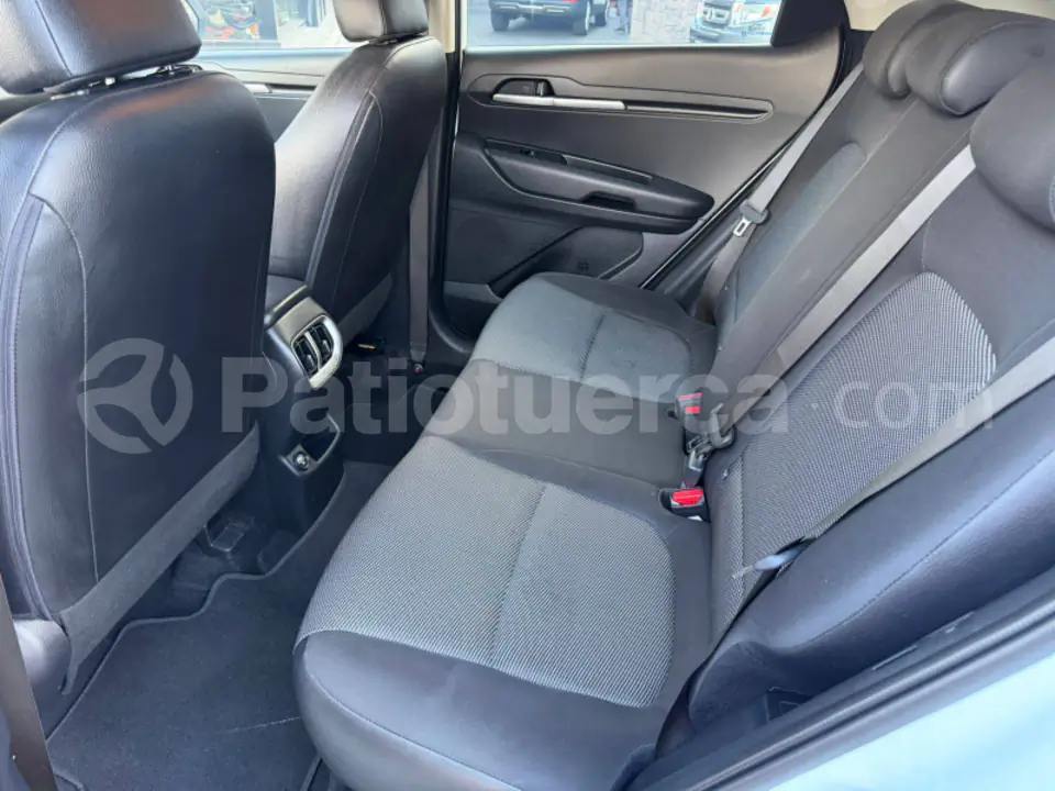 Foto 16 de Kia SONET LX STD