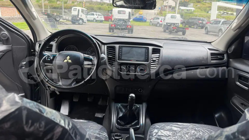 Foto 9 de Mitsubishi L200 GLX