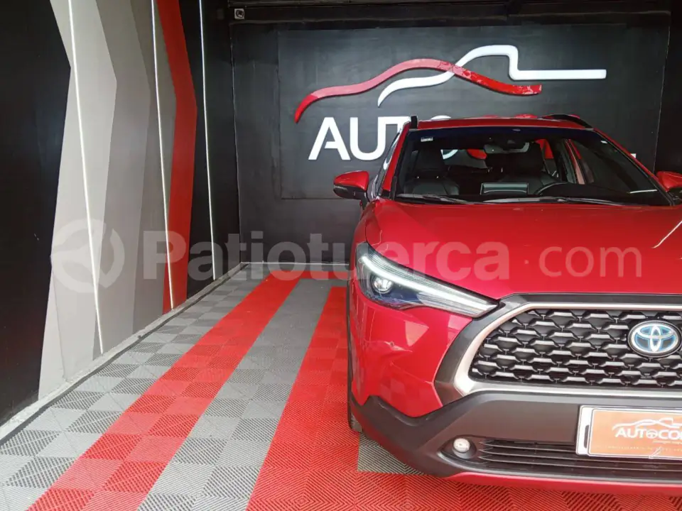 Foto 2 de Toyota Corolla Cross High