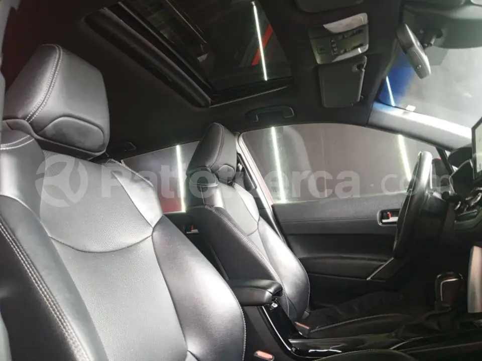 Foto 9 de Toyota Corolla Cross High