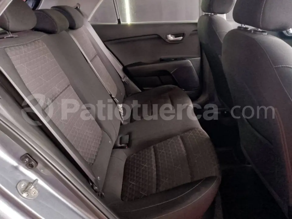 Foto 9 de Kia Rio