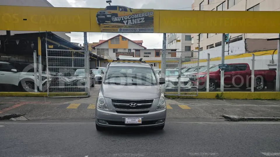 Foto 1 de Hyundai H1 12 pasajeros
