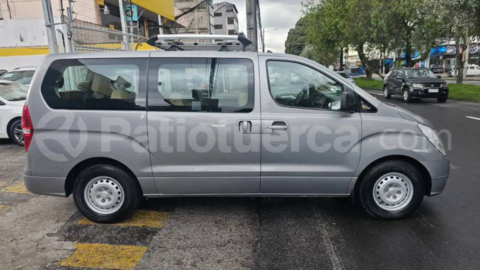 Foto 2 de Hyundai H1 12 pasajeros
