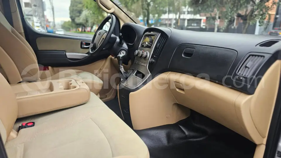 Foto 12 de Hyundai H1 12 pasajeros