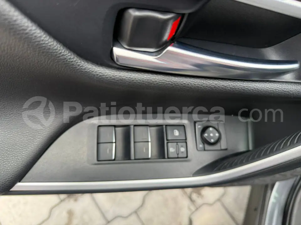 Foto 10 de Toyota NEW RAV4 2.5