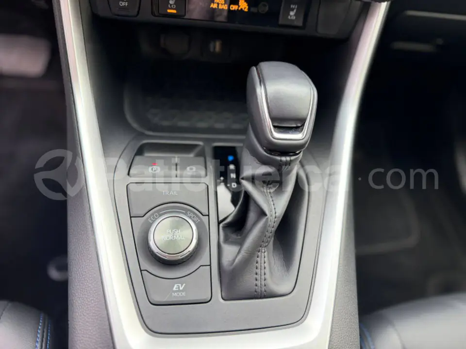 Foto 15 de Toyota NEW RAV4 2.5