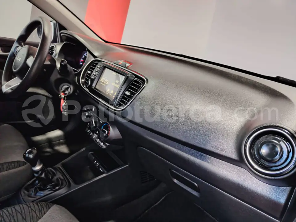 Foto 9 de Kia Soluto LX