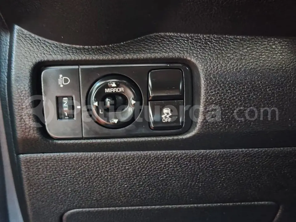 Foto 23 de Kia Soluto LX